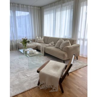 Dette produkt hedder Fluffy, fremstillet af Polyester materiale med en smuk Offwhite farve - SE Mattor